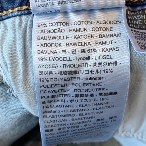 Levi’s High Rise Super Skinny Raw Hem Jeans - Picture 8 of 12